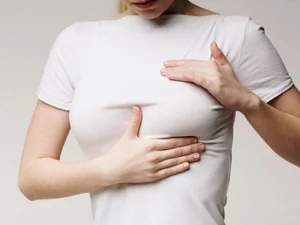 سن مناسب جراحی پروتز سینه چند است